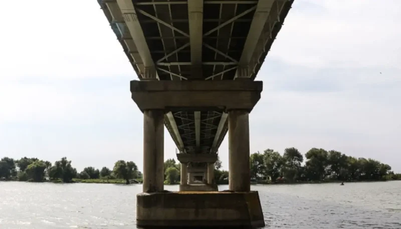 Мост в Маяках