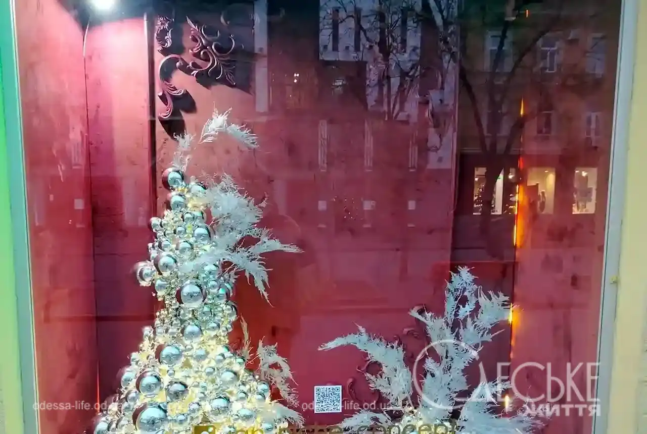 Новорічні вітрини одеських магазинів