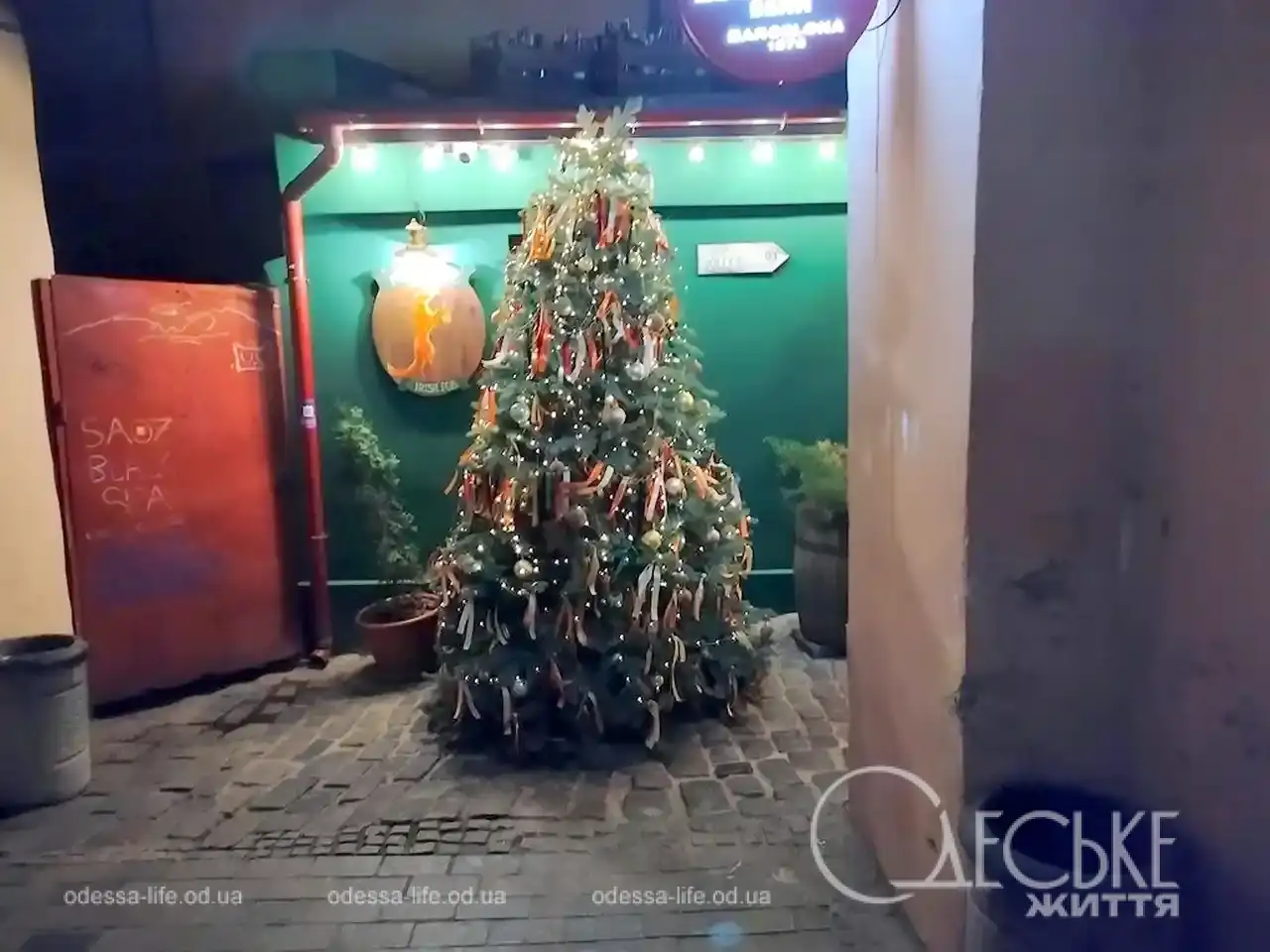 Новорічні вітрини одеських магазинів