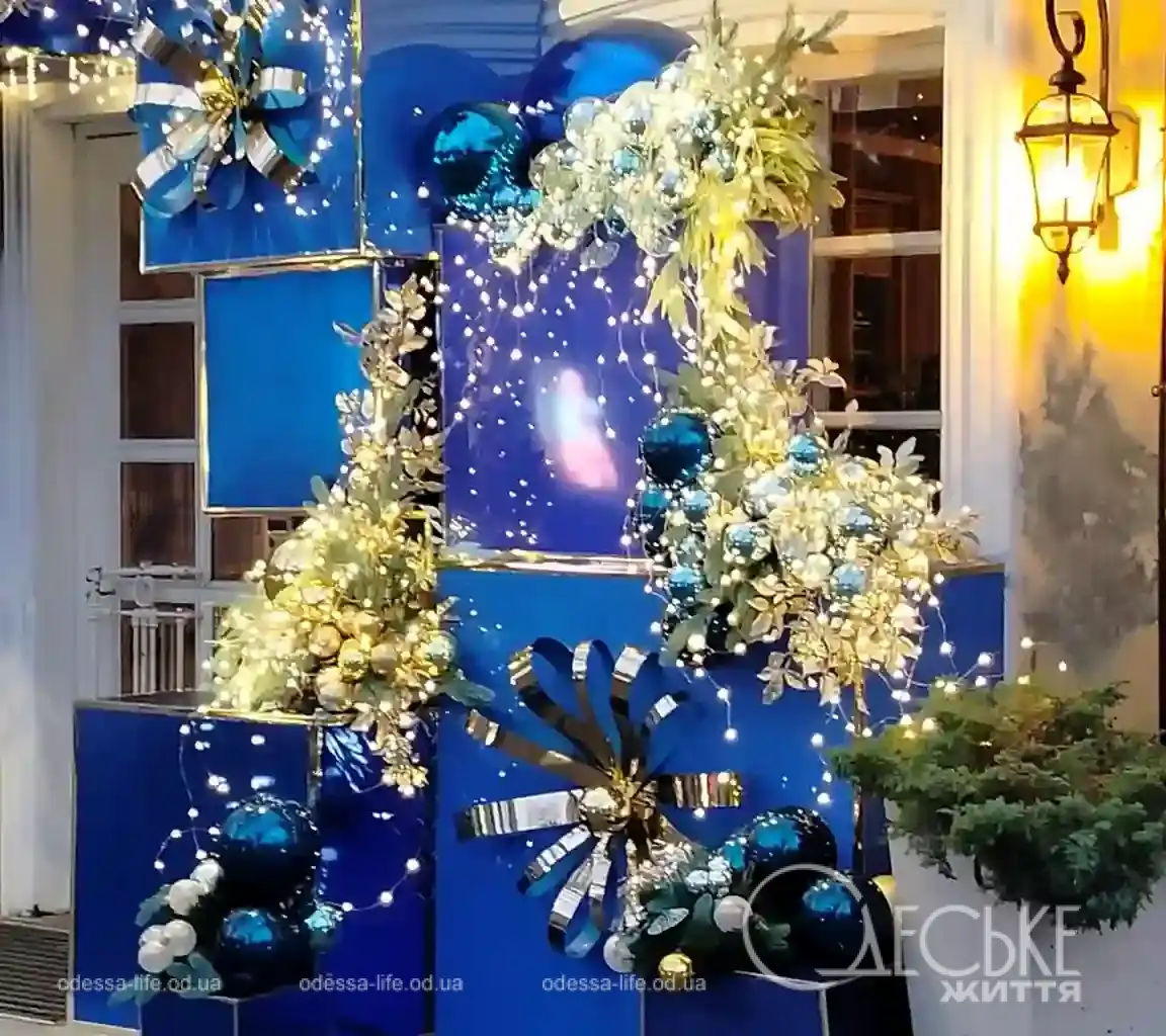 Новорічні вітрини одеських магазинів
