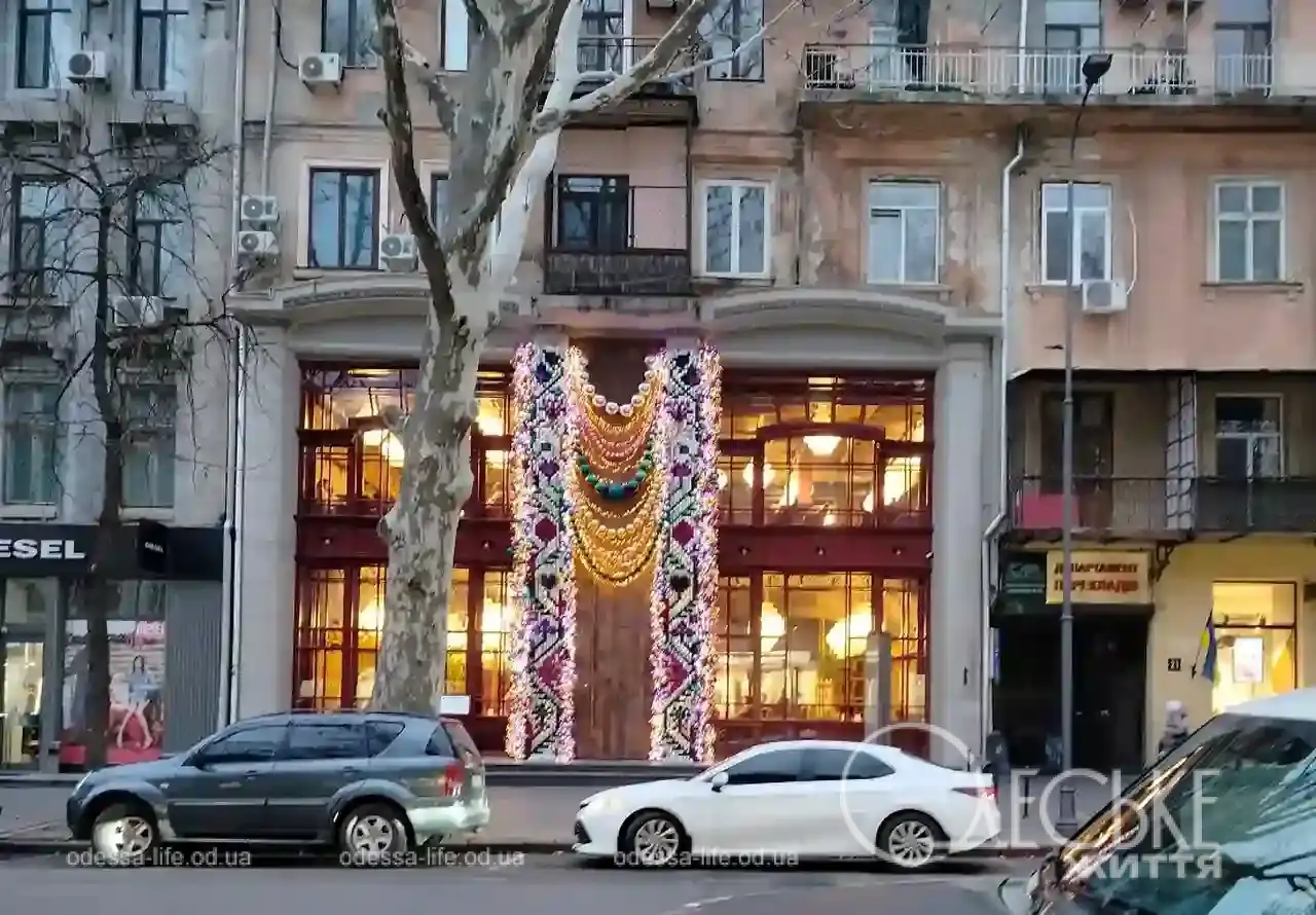 Новорічні вітрини одеських магазинів