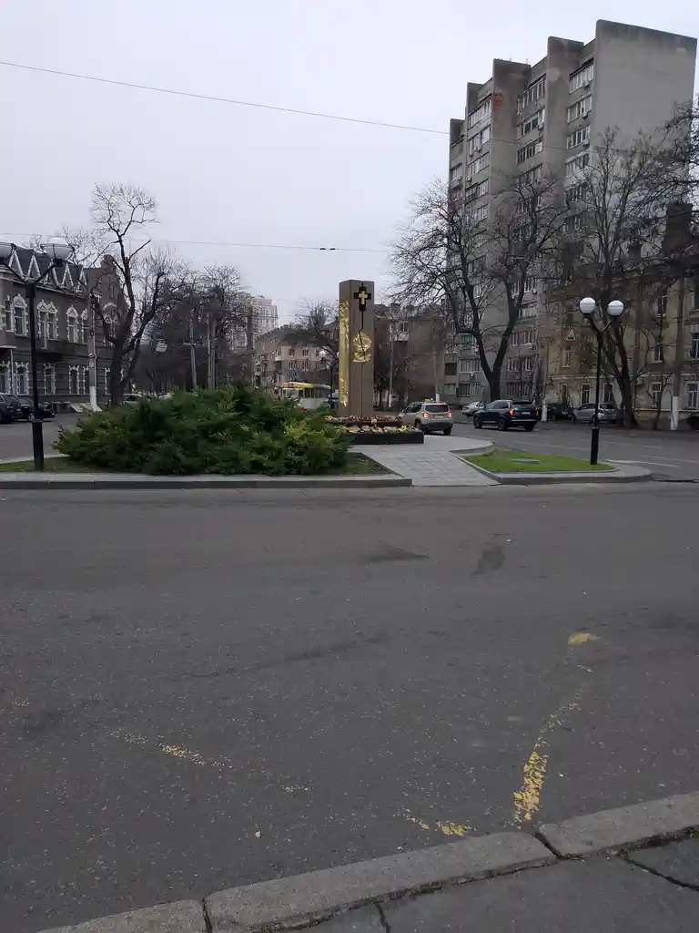 Памʼятник жертвам Голодомору в Одесі