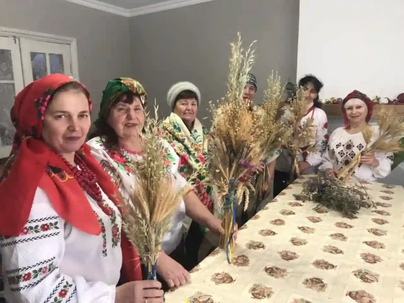 Під час майстер-класу з виготовлення дідуха