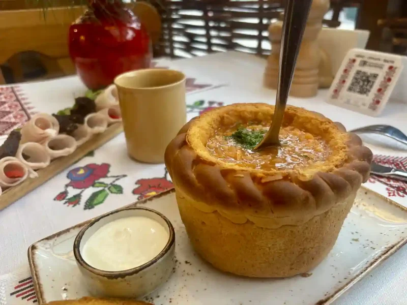 Ресторан Куманець - подача страв