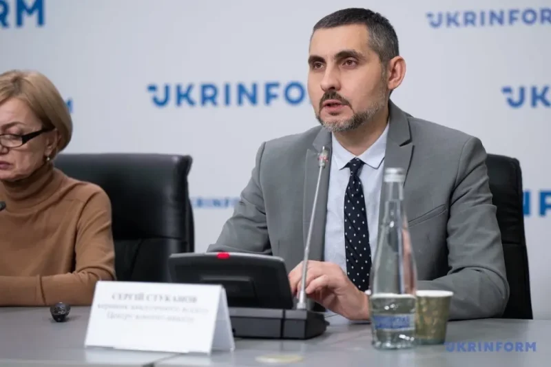 Керівник аналітичного відділу Центру контент-аналізу Сергій Стуканов