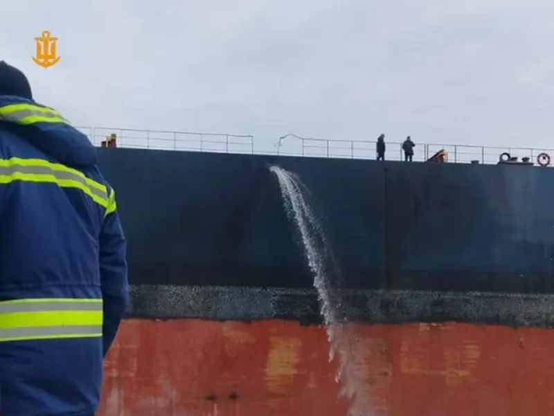 Атака РФ на гражданские суда в порту