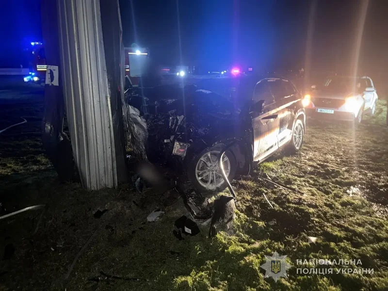 Трагічна ДТП під Одесою 1 січня: три людини загинули після зіткнення Skoda з бетонною стелою