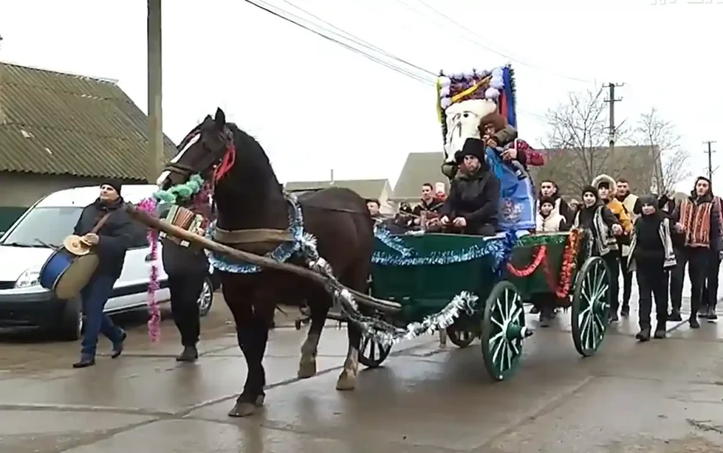 Ідоли, тринта і велике багаття: як у Новосільському на Одещині зберегли прадавнє різдвяне дійство