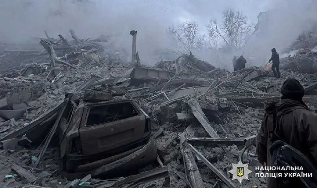 Поиски людей под завалами в Харькове