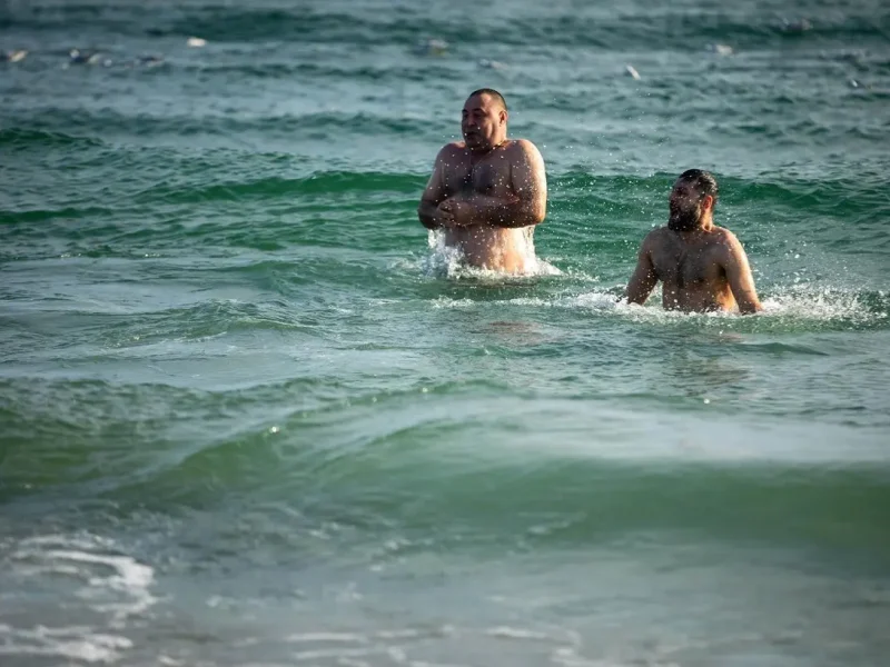 Крещение «по старинке»: Ланжерон, ледяное море и январские купания (фоторепортаж)