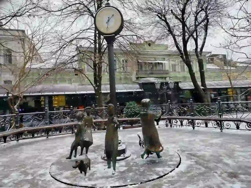 Міський сад Одеси в снігу 23 січня 2026 року