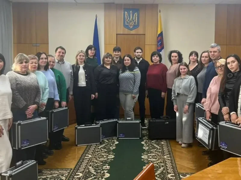 10 громад Одеської області отримали мобільні офіси для послуг