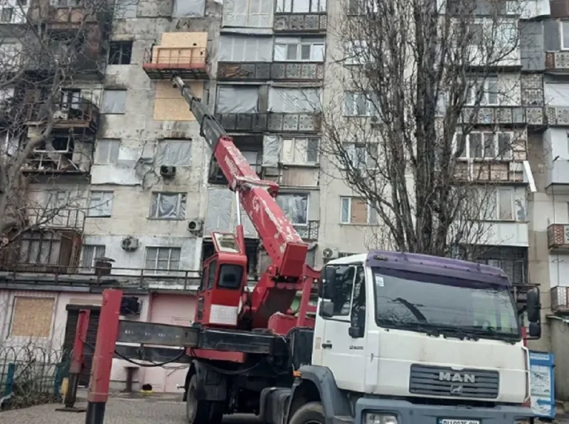 В Одесі відновили комунікації в багатоповерхівці, що постраждала від передноворічної атаки