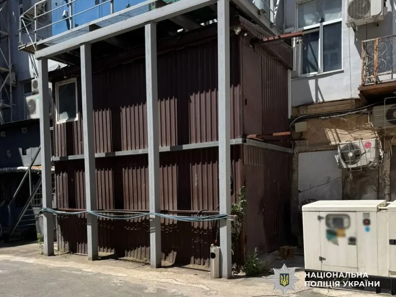 Иностранец самовольно захватил почти 57 кв. м коммунальной земли в центре Одессы