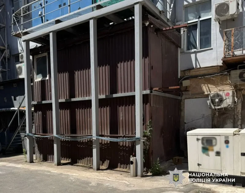 Иностранец самовольно захватил почти 57 кв. м коммунальной земли в центре Одессы