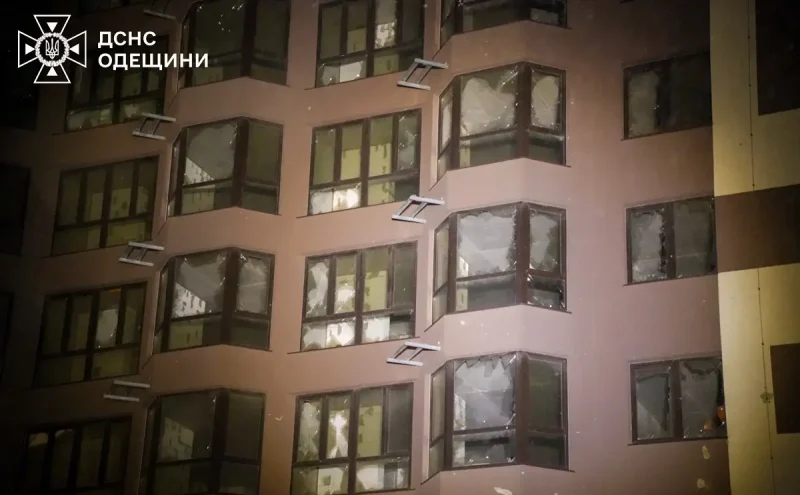 Вночі ворог атакував Одесу «шахідами»: постраждав житловий будинок