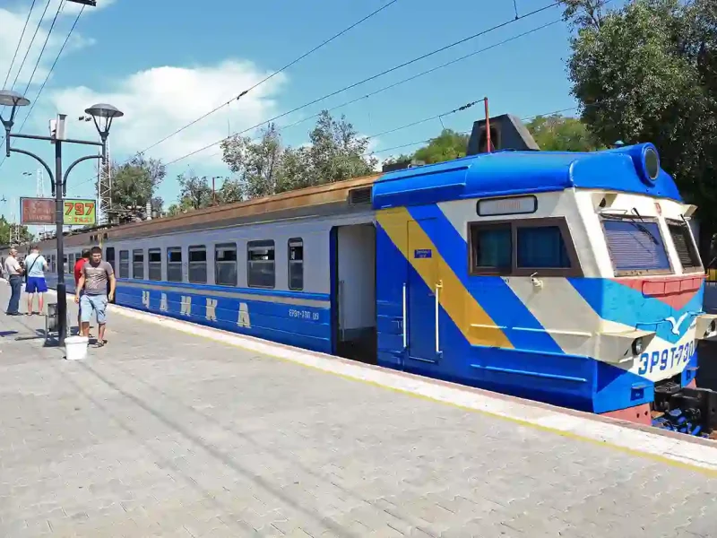 Електричка на одеському вокзалі