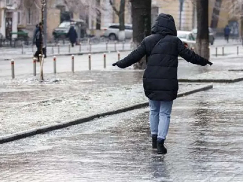 Одеса перетворилася на ковзанку