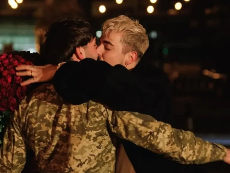 Співак з Одеси Melovin оголосив про розставання з нареченим-військовим