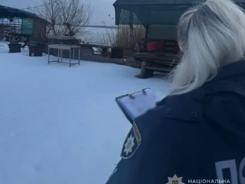Троє дітей провалилися під лід в Одеському районі