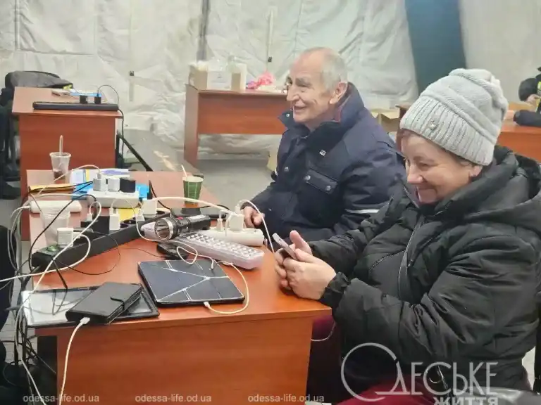 Пункт незламності у наметі в Одесі