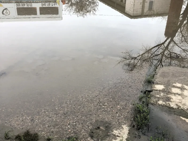 каналізація на дорозі в Одесі