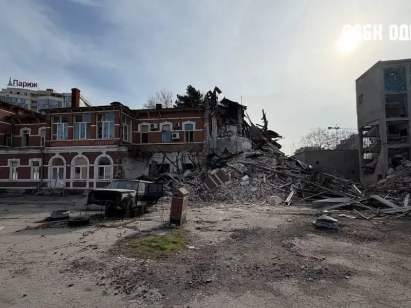 Скандал в Одессе: застройщик ночью начал демонтаж зданий на Французском бульваре, 10