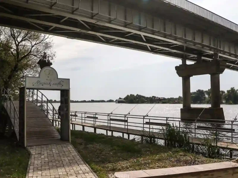 Міст у Маяках через Дністер