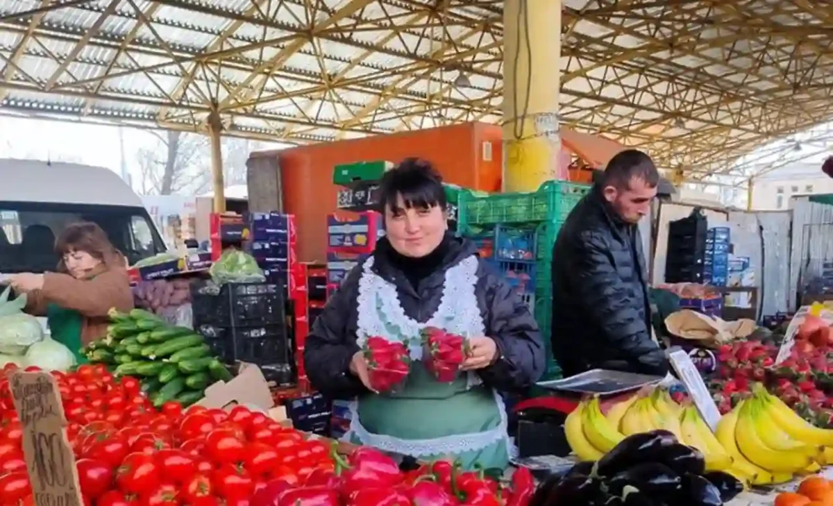 Продавці овочів на Привозі