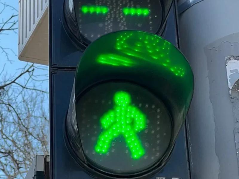 Зеленый свет светофора