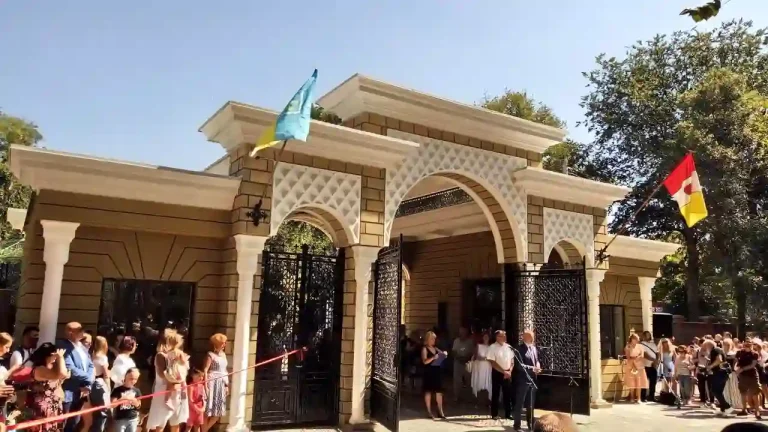 Відкриття відреставрованого головного входу зоопарку