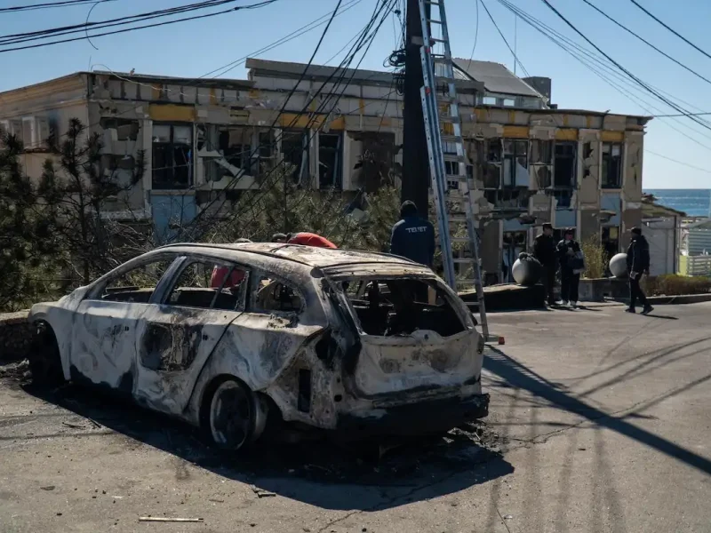 Ніч уламків та розбитого скла: Фоторепортаж з історичного центру Одеси після атаки
