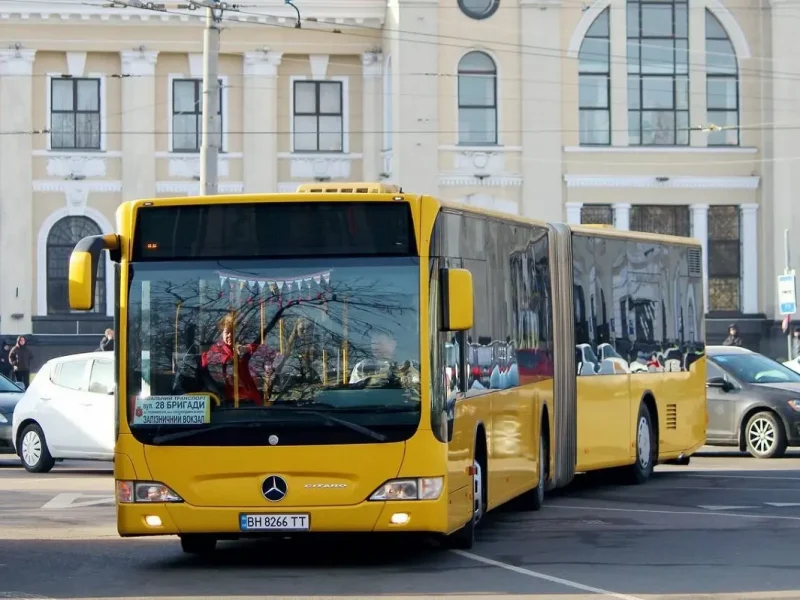 Бесплатный социальный автобус у Одесского ж/д вокзала