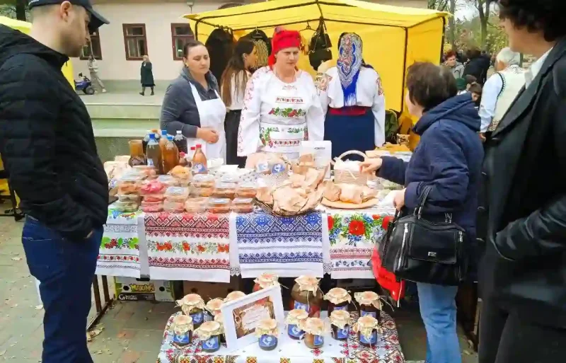 Базар у Рені