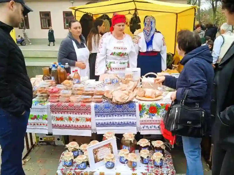 Базар у Рені