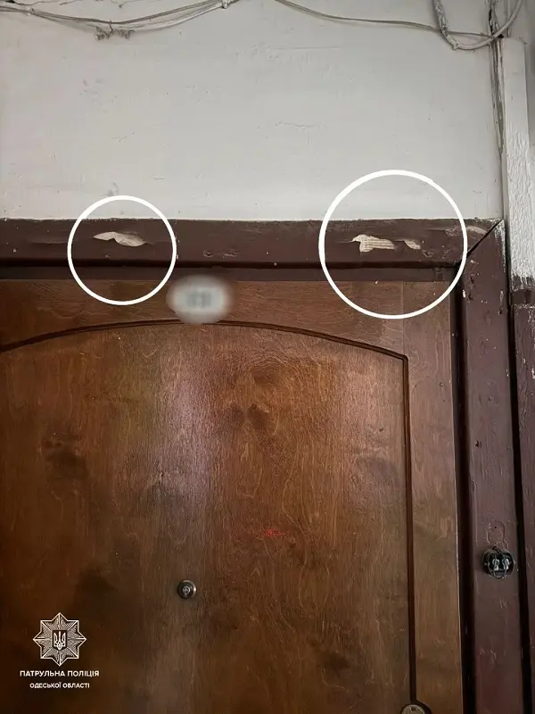 Чоловік у стані алкогольного сп'яніння лякав мешканців під'їзду