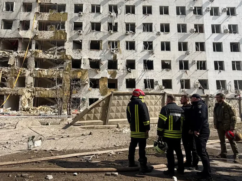 разрушенная многоэтажка в Одессе