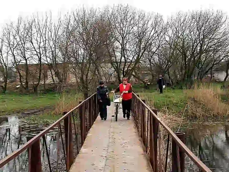 Місточок через Тилігул, що з'єднує Левадівку з Настасівкою