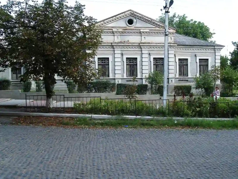 Музей і брусчатка в Ананьїві