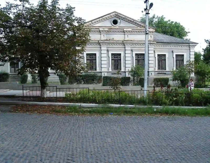 Музей і брусчатка в Ананьїві