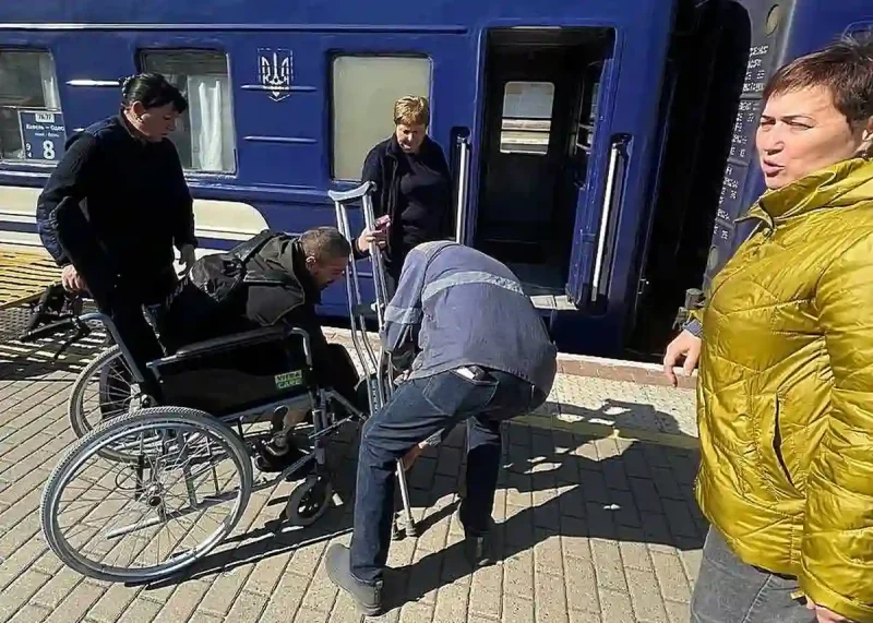 Зустріч ветерана на вокзалі