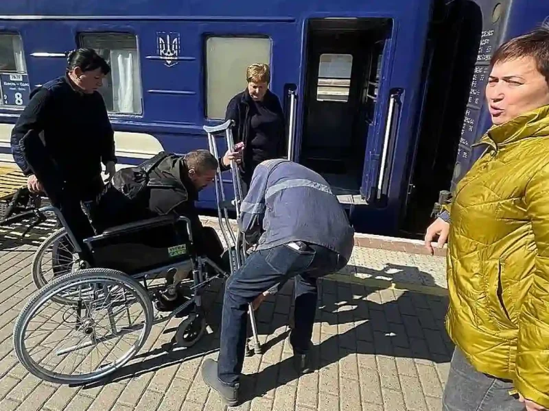 Зустріч ветерана на вокзалі