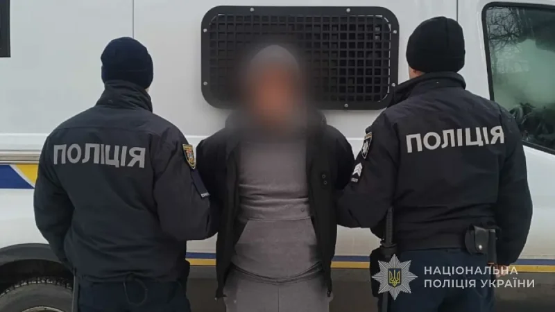 Полицейские задерживают преступника в Одессе