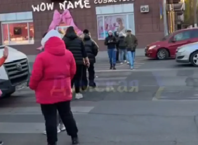Мешканці одеського «Чудо-міста» перекрили дорогу через відсутність світла