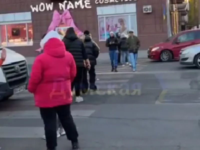 Мешканці одеського «Чудо-міста» перекрили дорогу через відсутність світла