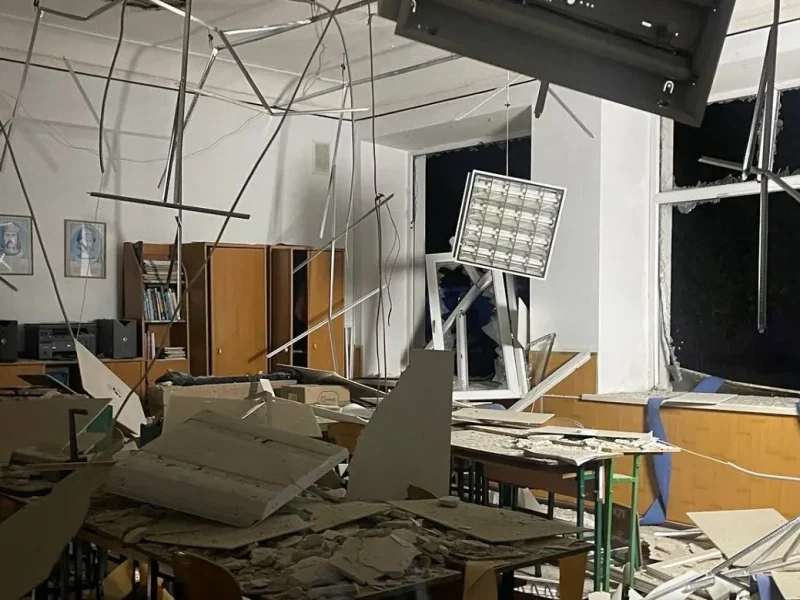 Последствия прилета в Одессе, пострадало учебное заведение. 30 апреля 2026