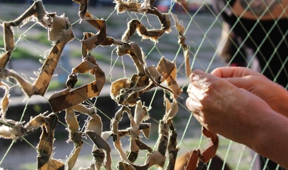 плетіння маскувальних сіток