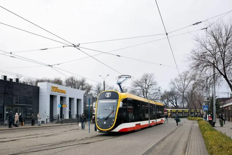 Одесский трамвай №7 выходит на маршрут