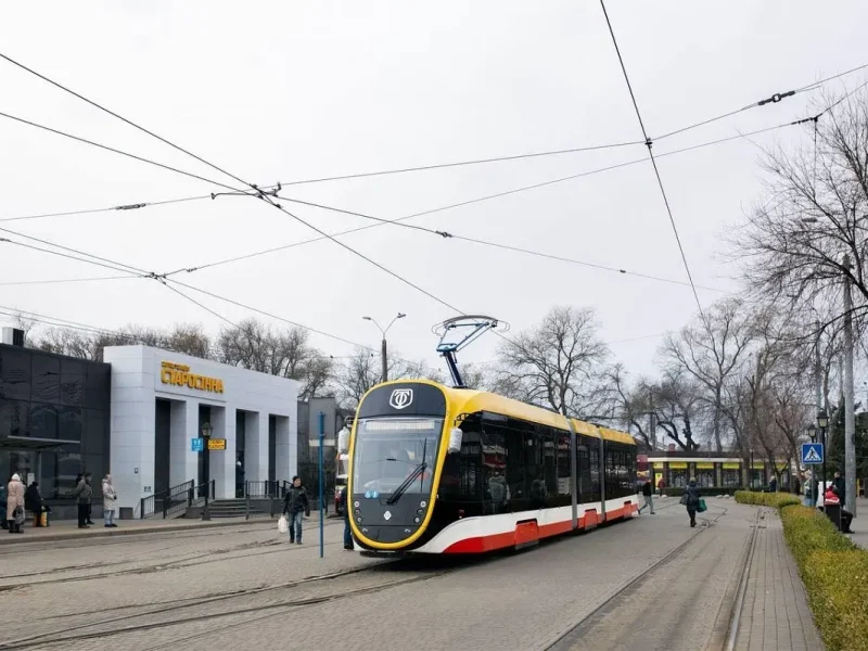 Одесский трамвай №7 выходит на маршрут