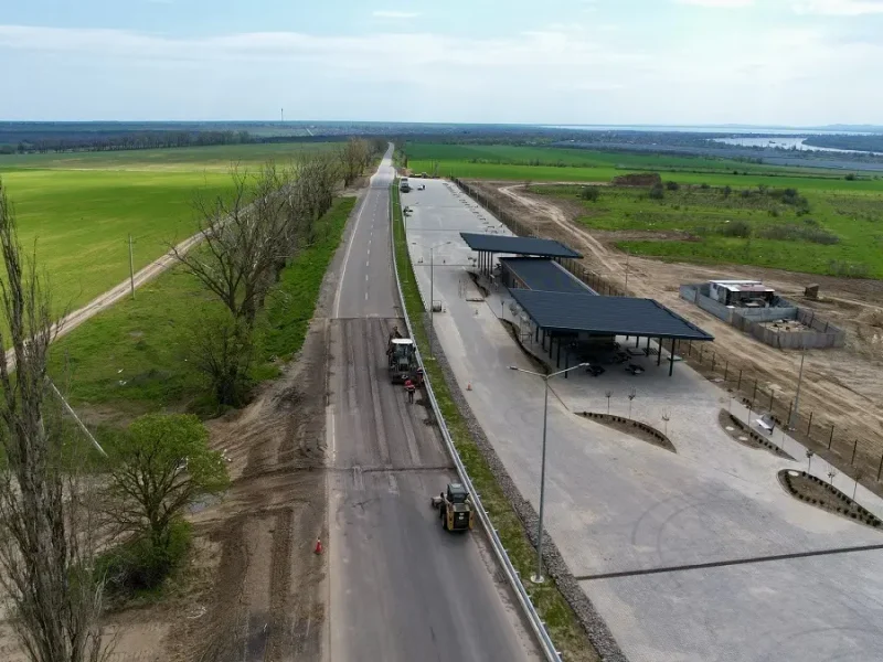 На автодорозі М-15 будують стоянку для вантажного транспорту